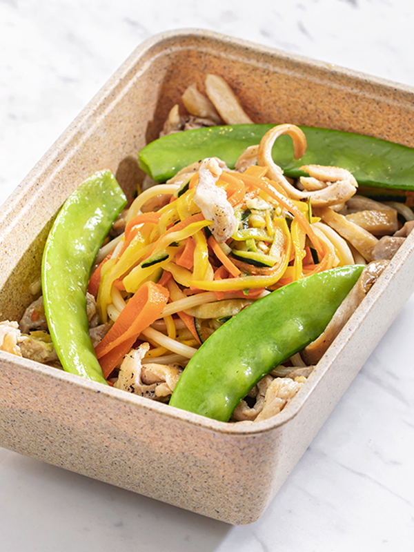 Stir Fried Zoodle with Chicken and Pea
