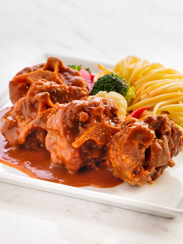 Braised Ox-tail with Red Wine with Vegetable and Spaghetti