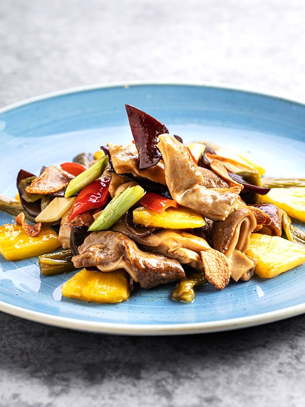 Sautéed Pig Tripe with Pickled Vegetables, Pineapple and Black Fungi