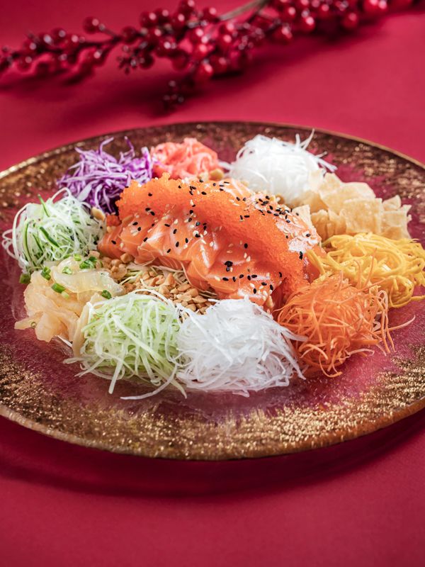 Lo Hei with Salmon and Crab Roe (For 4 Persons)