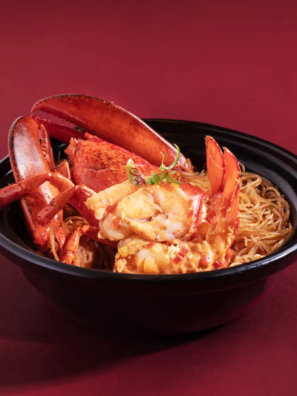 Fried Mung Bean Vermicelli with Boston Lobster (approximated 600g each)