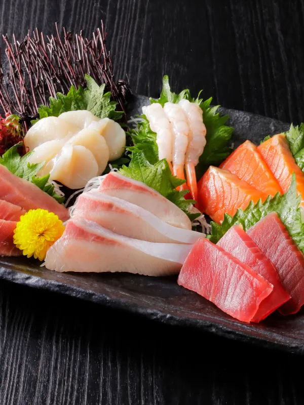Sakurada Japanese Restaurant – 6 Kinds of Sashimi Set Served with Steamed Rice